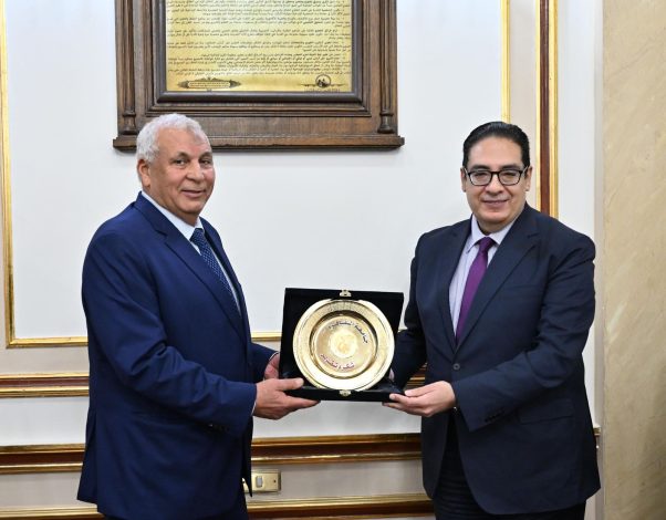 بروتوكول تعاون بين جامعة القاهرة ومحافظة الوادي الجديد بغرض استخدام تطبيقات النانوتكنولوجي 3 almomken.com mT8E53sR