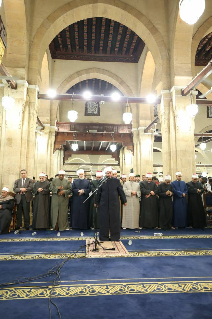 صور من صلاتي العشاء والتراويح بالجامع الأزهر الشريف 4 صور من صلاتي العشاء والتراويح بالجامع الأزهر الشريف،