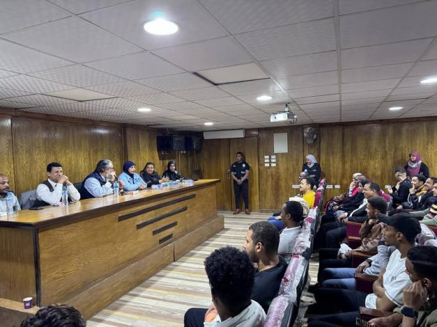 قطار الخير" ينطلق من أسوان إلى قنا والبحر الأحمر لدعم وعي الشباب وريادة الأعمال 2 almomken.com Ah8JDLmZ