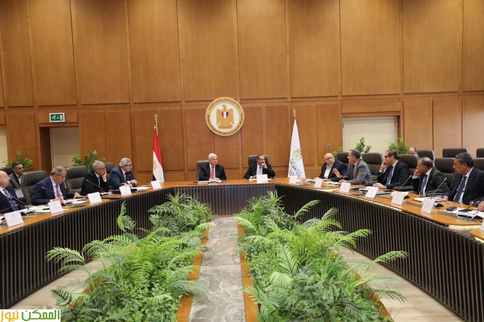 المجلس الأعلى لشئون المعاهد العالية الخاصة يعقد اجتماعه برئاسة وزير التعليم العالي 