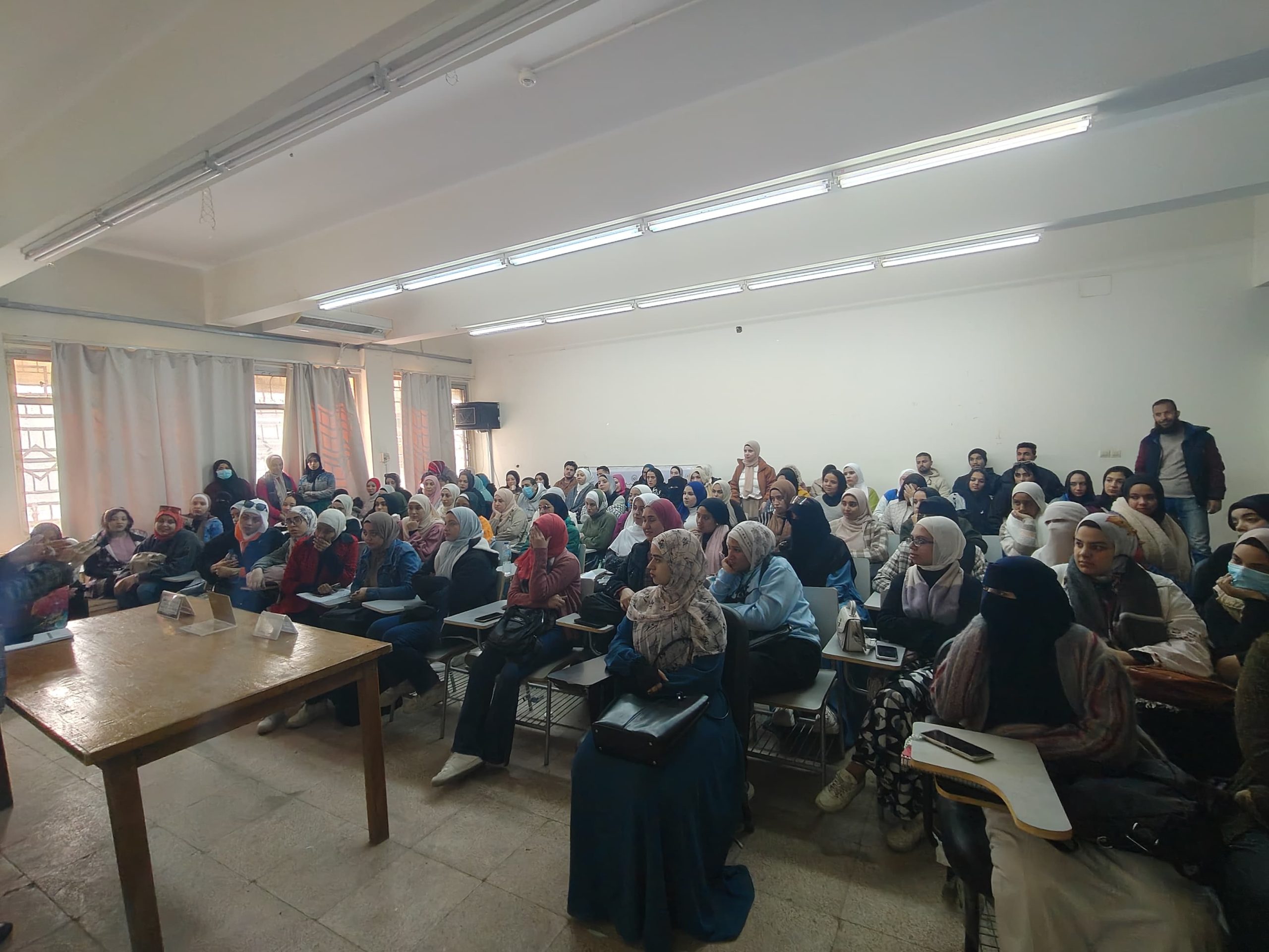 خدمة اجتماعية حلوان تنظم مجموعة ندوات لتنمية مهارات الأساتذة والطلاب 3 خدمة اجتماعية حلوان تنظم مجموعة ندوات متنوعة