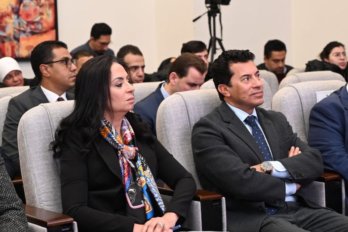 وزيرا الرياضة والتضامن يشهدان المؤتمر الصحفي للبعثة المصرية المشاركة في الألعاب العالمية الشتوية للأولمبياد الخاص 3 almomken.com tTplPmE2