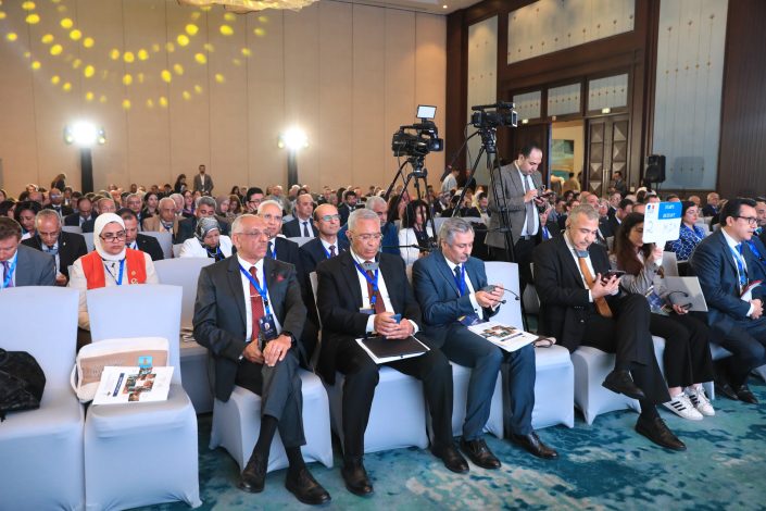 جلسة نقاشية لعرض آفاق التعاون الأكاديمي والبحثي المشترك بين مصر وفرنسا 1 almomken.com BJ0976tW