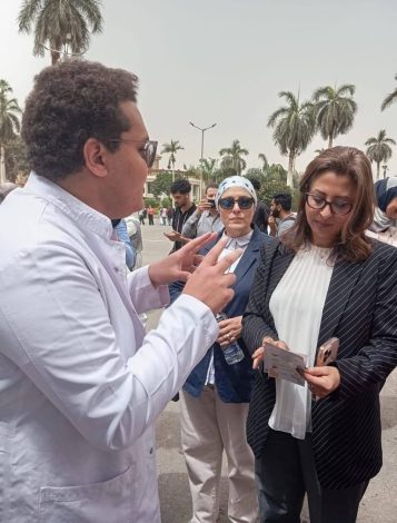 حملة توعوية لطب أسنان القاهرة داخل الحرم الجامعي 1 almomken.com WMuxh4id