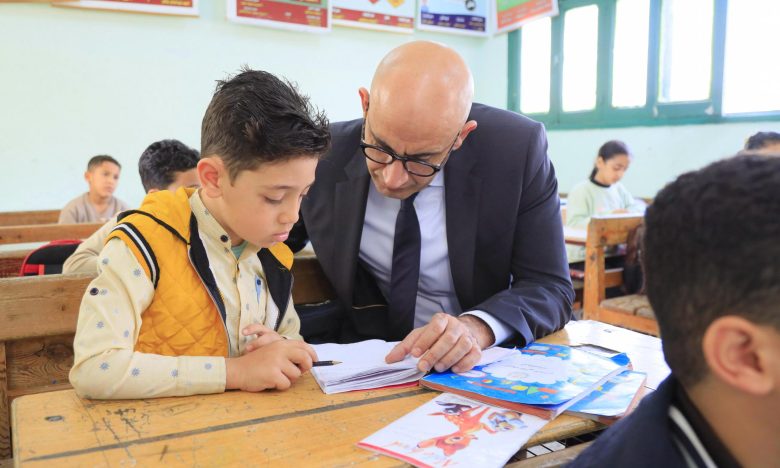 جولات مفاجئة لوزير التربية والتعليم لمدارس كفر شكر 1 almomken.com XgukkQk5