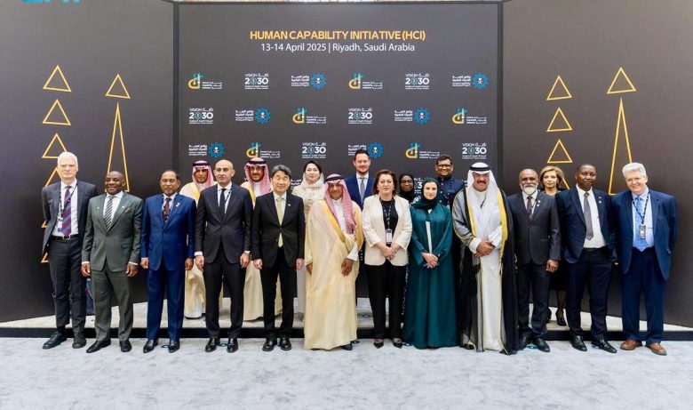 وزير التربية والتعليم يشارك في اجتماع مجلس إدارة مركز اليونيسكو الإقليمي للجودة والتميز في التعليم 3 almomken.com kBlJh7RF