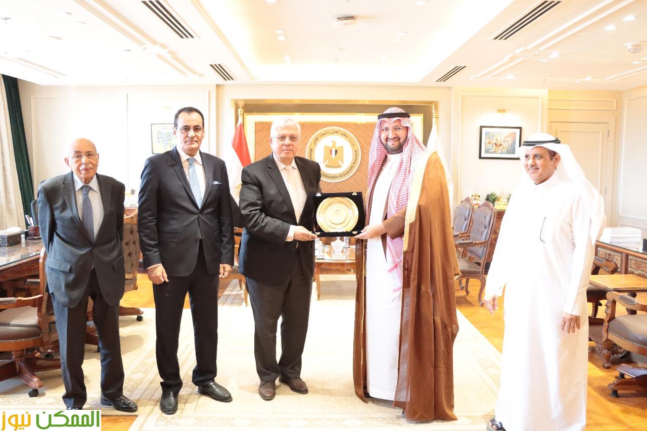 عاشور يبحث مع الأمير عبد العزيز بن طلال التعاون الأكاديمي مع الجامعة العربية المفتوحة 2 عاشور يبحث مع الأمير عبد العزيز بن طلال التعاون الأكاديمي مع الجامعة العربية المفتوحة