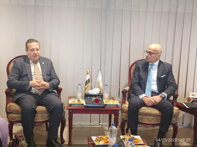 جامعة عين شمس تتقدم للحصول علي الاعتماد المؤسسي من هيئة جودة التعليم 1 almomken.com v3PR5dee