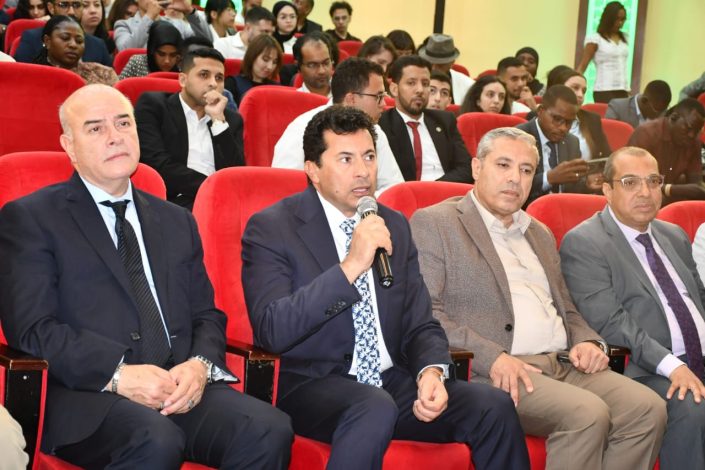 وزير الشباب والرياضة يشهد أولي جلسات منحة ناصر للقيادة الدولية في نسختها الخامسة 1 almomken.com iS4wAQpd