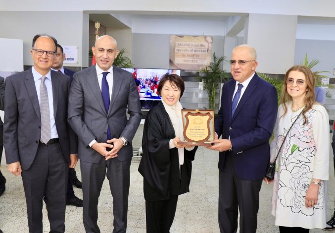 وزير التربية والتعليم ووزيرة التعليم اليابانية يتفقدان مدرسة السويدي الدولية للتكنولوجيا التطبيقية والبرمجيات 1 almomken.com m77B2czH