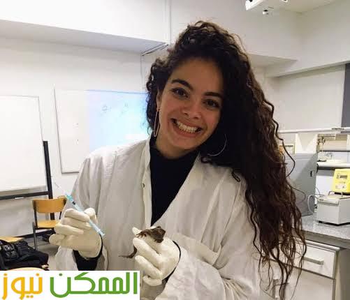 فلوريان أشرف تحصل على جائزة أفضل دكتوراه في الصيدلة بمنطقة باريس 2 almomken.com c2d38907