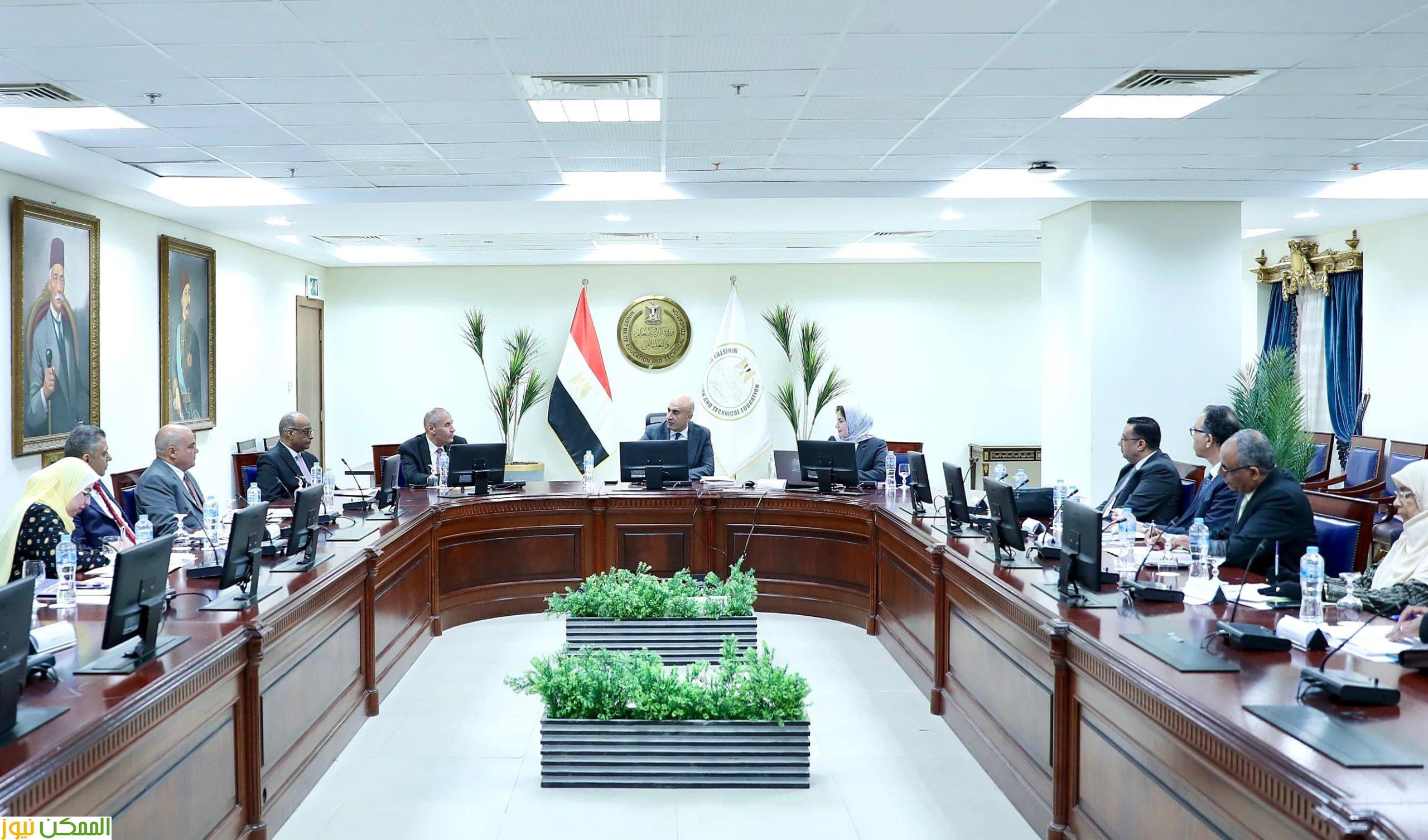 السياسة الدولية وتنمية الانتماء الوطني في المناهج الدراسية 3 السياسة الدولية وتنمية الانتماء الوطني في المناهج الدراسية