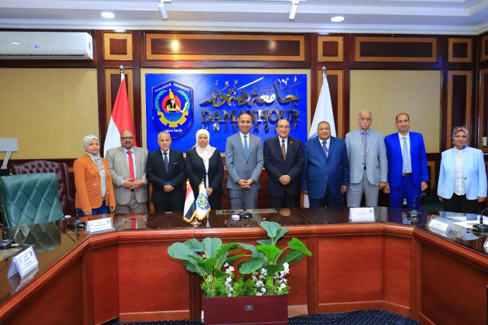 لجنة لاختيار عميد كلية التربية بجامعة دمنهور 1 almomken.com f462c864