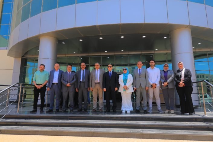 محافظ كفر الشيخ ورئيس الجامعة يتفقدان موقع المدينة الطبية بالجامعة للوقوف على أخر المستجدات 1 almomken.com ffb88186