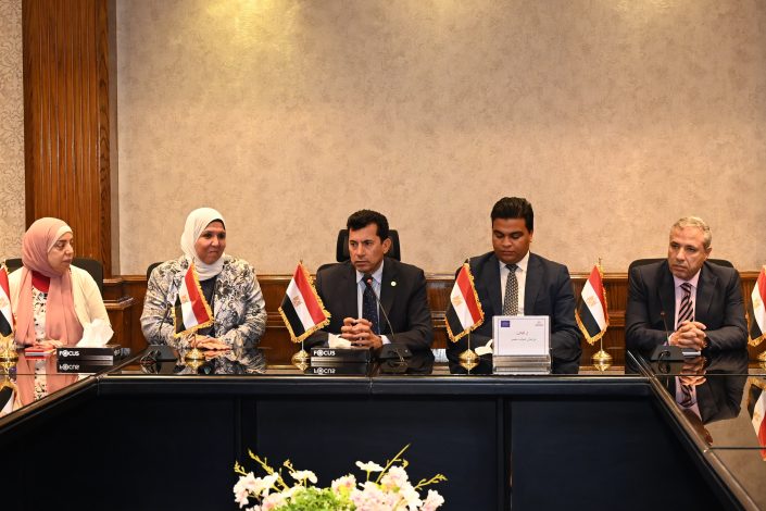 وزير الشباب والرياضة يشهد ختام فعاليات اللجنة العامة لبرلمان شباب مصر 1 almomken.com 312ea23c