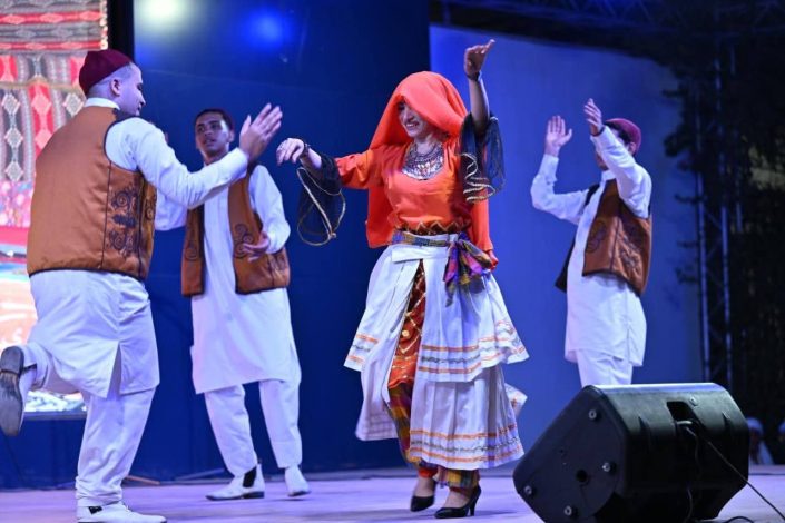 الفلكلور البدوي والتنورة فى ثاني أيام مهرجان "صيف بلدنا" بمطروح 1 almomken.com 61df2833