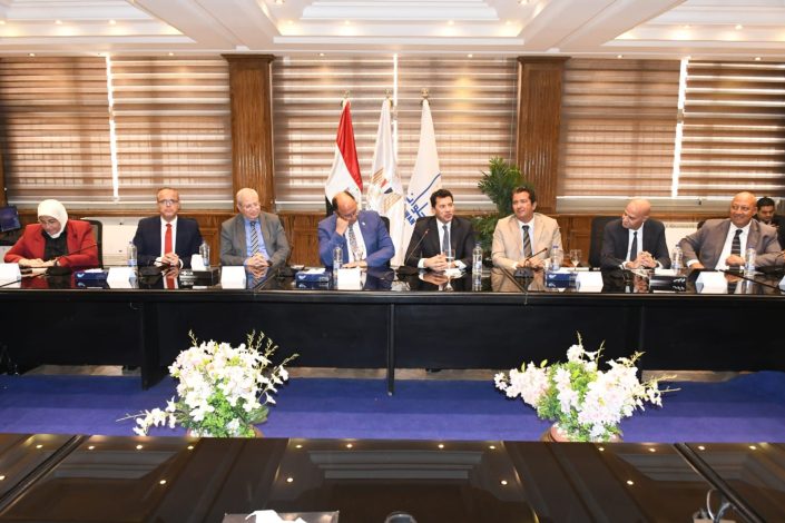 بروتوكول تعاون بين نادي جامعة حلوان وشركة المدن للخدمات الرياضية والشبابية 1 almomken.com ba6f78d3