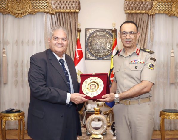 الفنيه العسكريه تكرم العالم الكبير الدكتور. صلاح عبيه والحائز على جائزه النيل فى العلوم 1 almomken.com 2c52691d