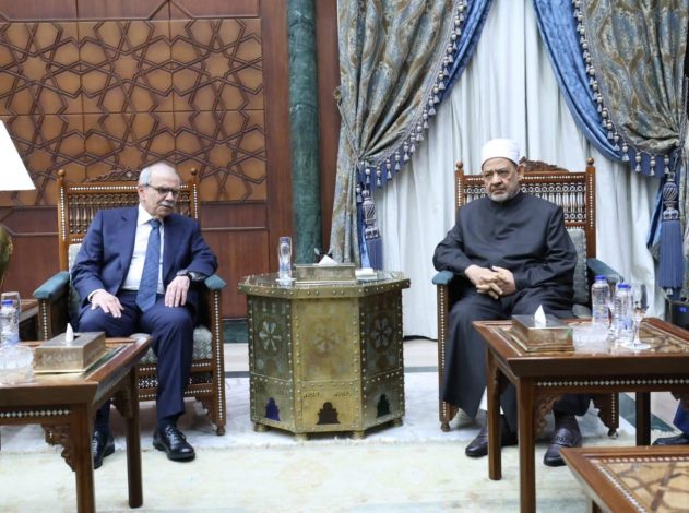 الإمام الأكبر الأزهر يستضيف أئمة لبنان سنة وشيعة في أكاديمية الأزهر لتدريب الأئمة لتعزيز قيم الوحدة والتعايش الإيجابي 1 almomken.com 41260470