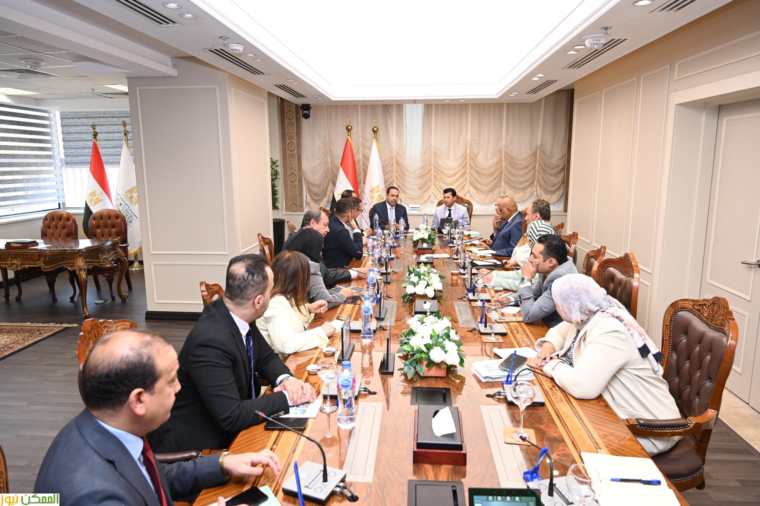 ملتقى شباب المصريين فى الداخل والخارج ناقشه وزير الشباب مع اتحاد شباب المصريين فى الخارج 