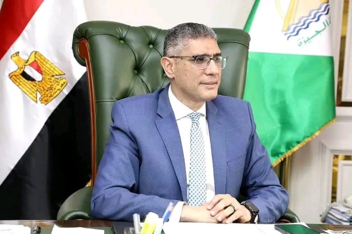 محافظ الجيزة يستقبل وكيلي مديرية التربية والتعليم بالجيزة 1 almomken.com 96402235