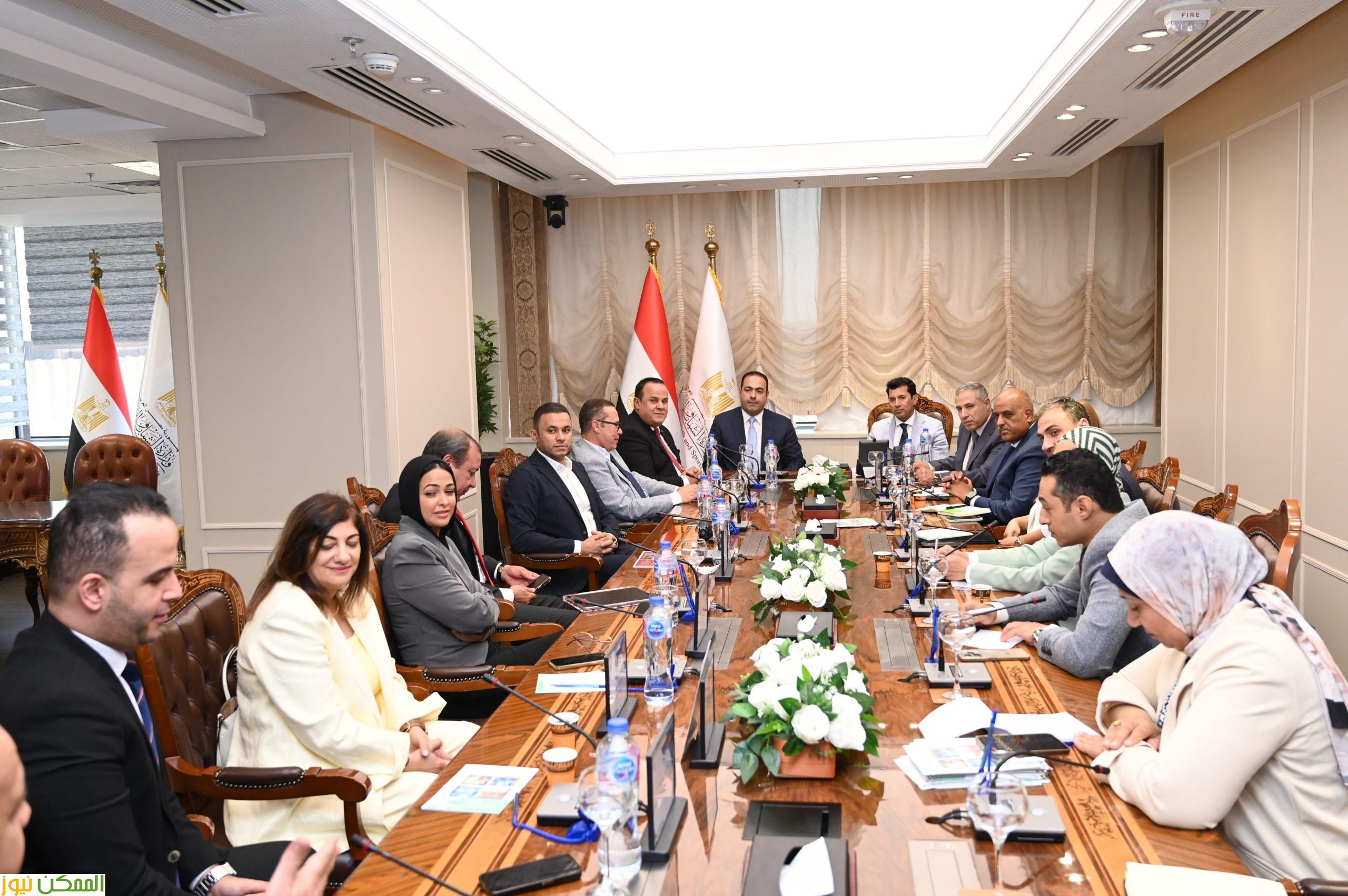ملتقى شباب المصريين فى الداخل والخارج ناقشه وزير الشباب مع اتحاد شباب المصريين فى الخارج 