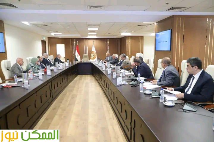  ملياران  و319 مليونا و800 ألف جنيه  من صندوق إعانات الطوارئ للعمال لدعم ـ429 ألف و301 عاملًا في 3991 منشأة