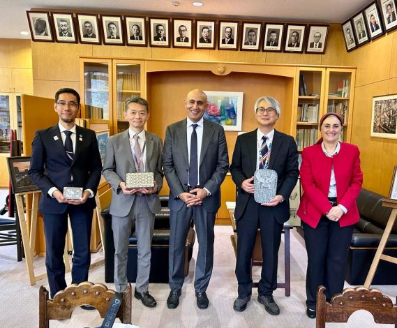 وزير التربية والتعليم يزور مدرسة "كوازاه" الفنية الصناعية بالعاصمة طوكيو 1 almomken.com f60fac1c