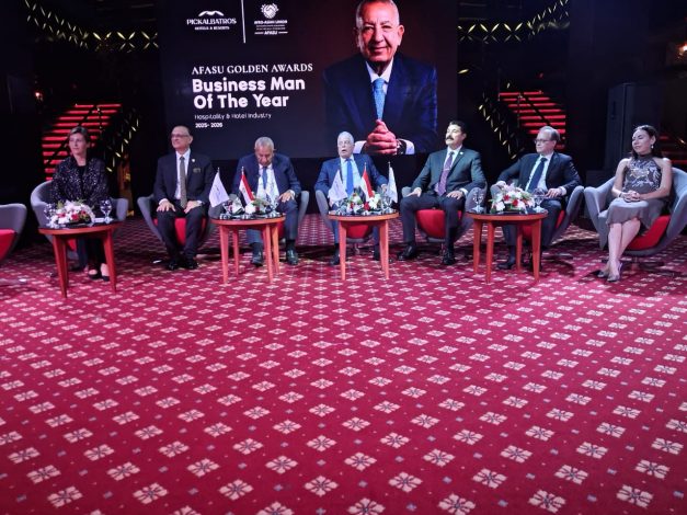 الاتحاد الأفريقي الآسيوي (AFASU) يكرم أيقونات الضيافة والسياحةفي حفل عالمى بالغردقه 1 almomken.com 0b782d50
