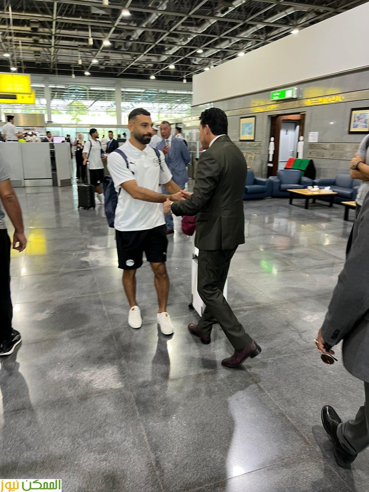 صبحى فى وداع المنتخب الوطني بمطار القاهرة