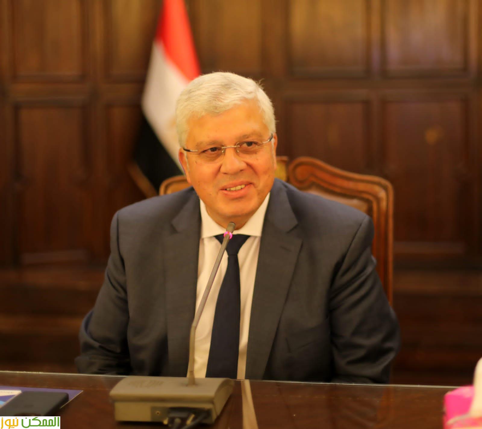 د ايمن عاشور وزير التعليم العالى والبحث العلمى 