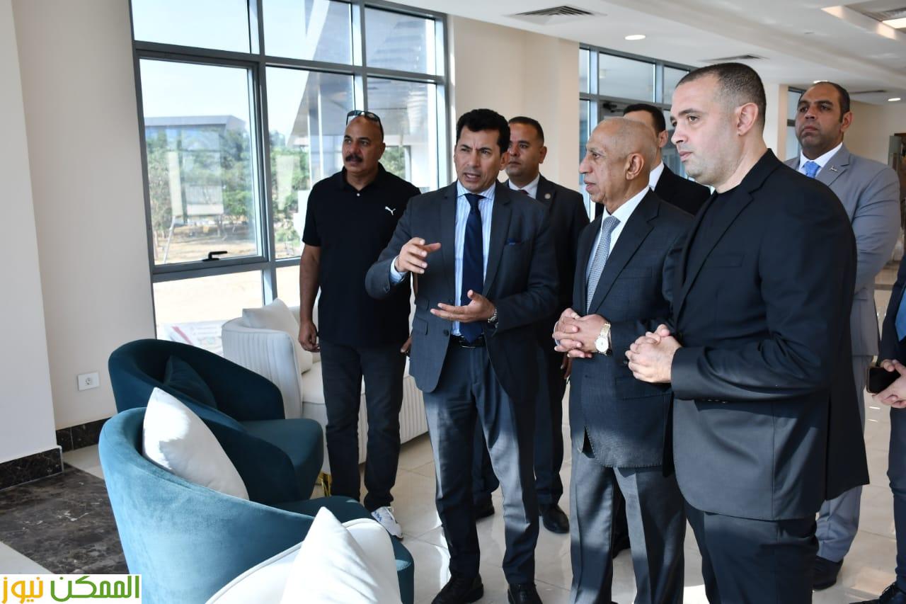 رئيس الأكاديمية العربية في جولة بنادي النادي بالعاصمة الإدارية  مع وزير الشباب والرياضة 
