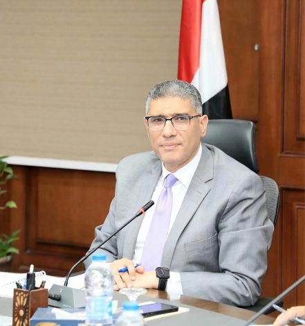 انجاز طبي غير مسبوق بمستشفي التحرير الحكومى إنقاذ ساق شاب من البتر بعد 14 عامًا من المعاناة 2 almomken.com 4f4f3fe5
