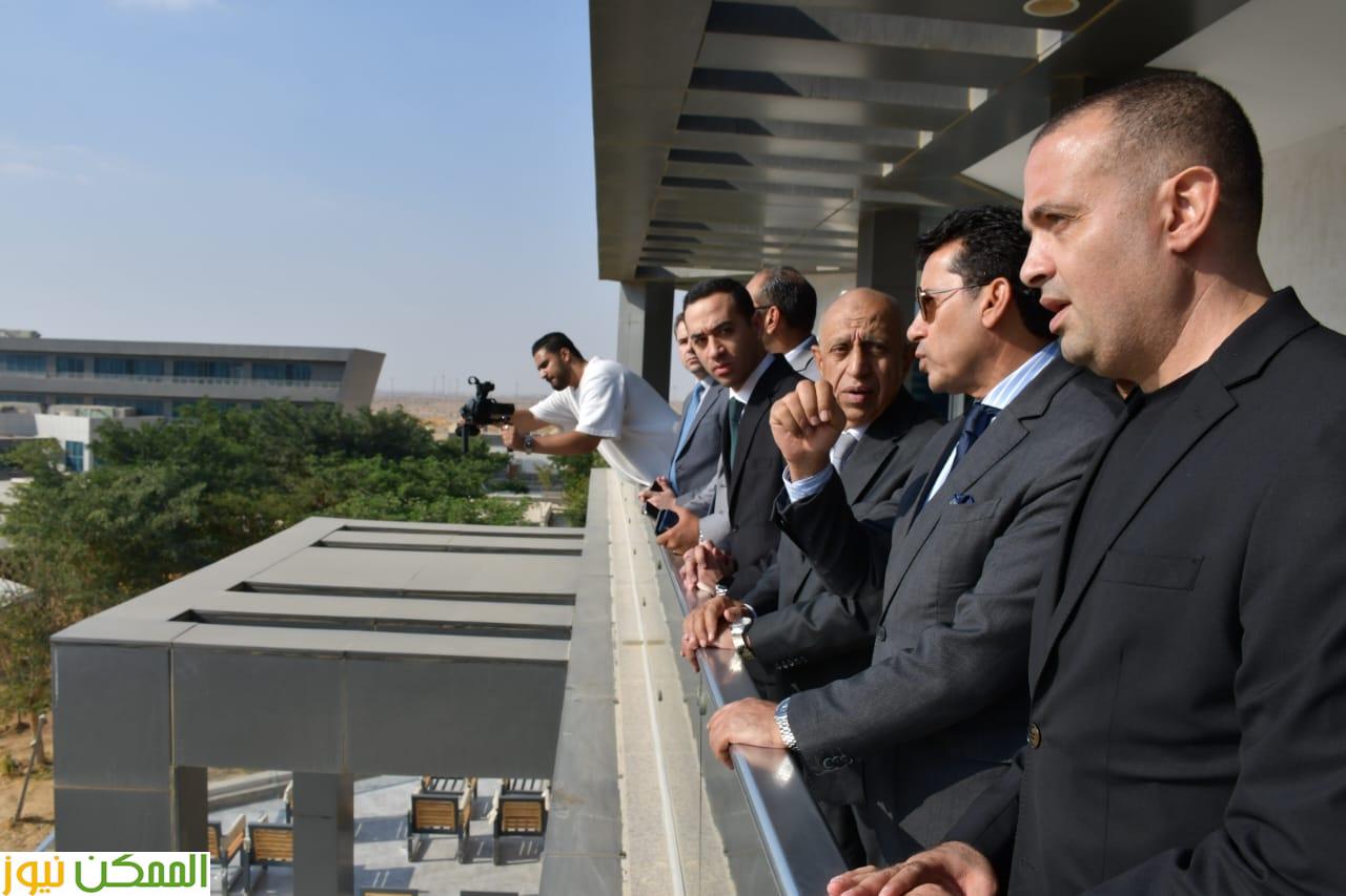 رئيس الأكاديمية العربية في جولة بنادي النادي بالعاصمة الإدارية  مع وزير الشباب والرياضة 