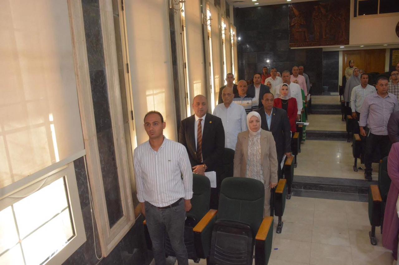 دقيقة حداد على أرواح شهداء مصنع المحلة