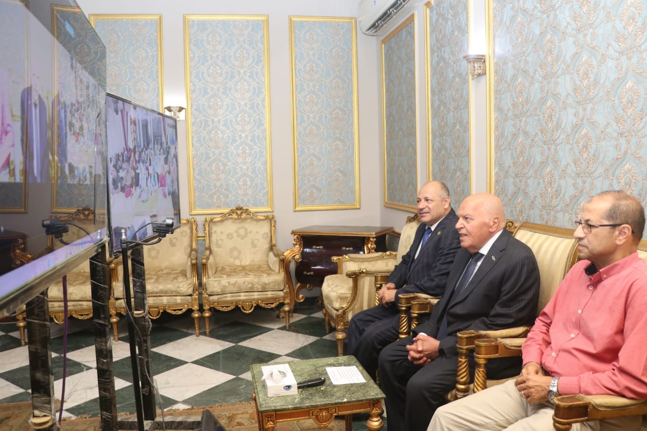 الزناتي يفتتح دورتي "إدارة الأزمات" و"التفكير المستقبلي وصنع القرار