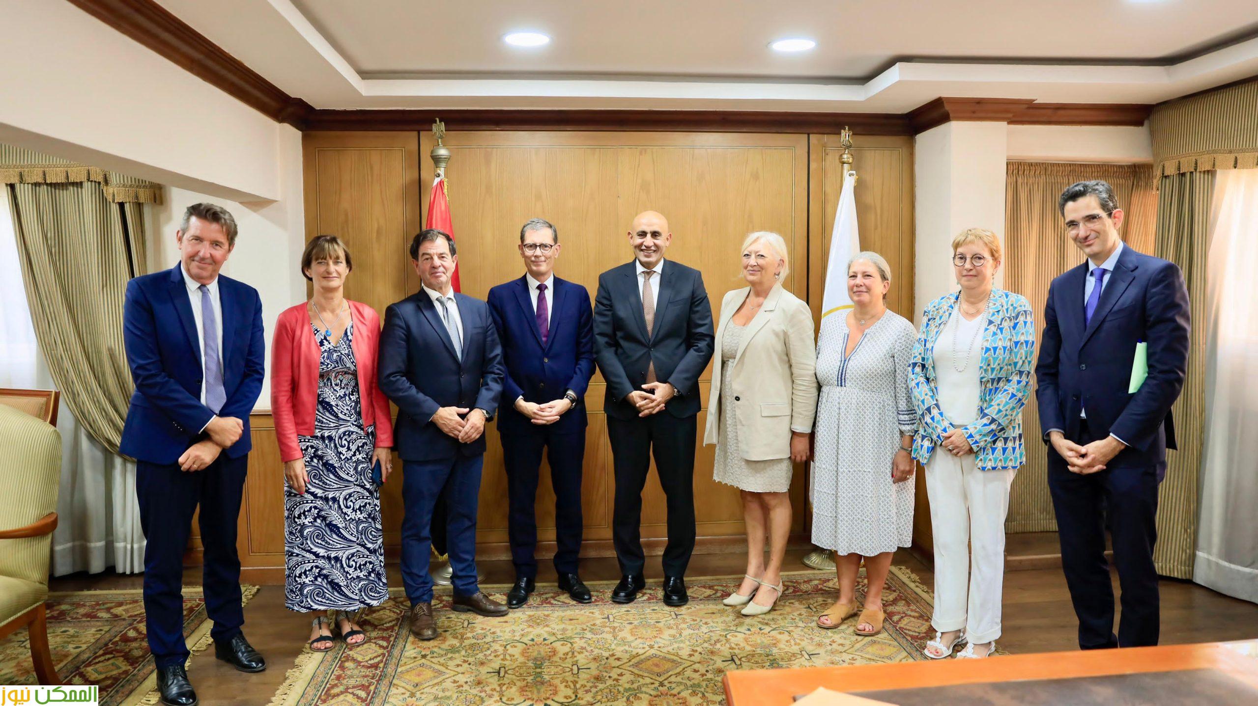 تعاون مصرى فرنسى مشترك لإنشاء 100 مدرسة مصرية-فرنسية. 3 وزير التربية والتعليم يلتقى بوفد مجلس الشيوخ الفرنسي