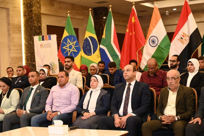 صبحى يلتقي المشاركين في المعسكر الثاني لأندية شباب بريكس بلس بمراكز الشباب ويشيد بمخرجات ورش العمل 2 almomken.com 8fec119d