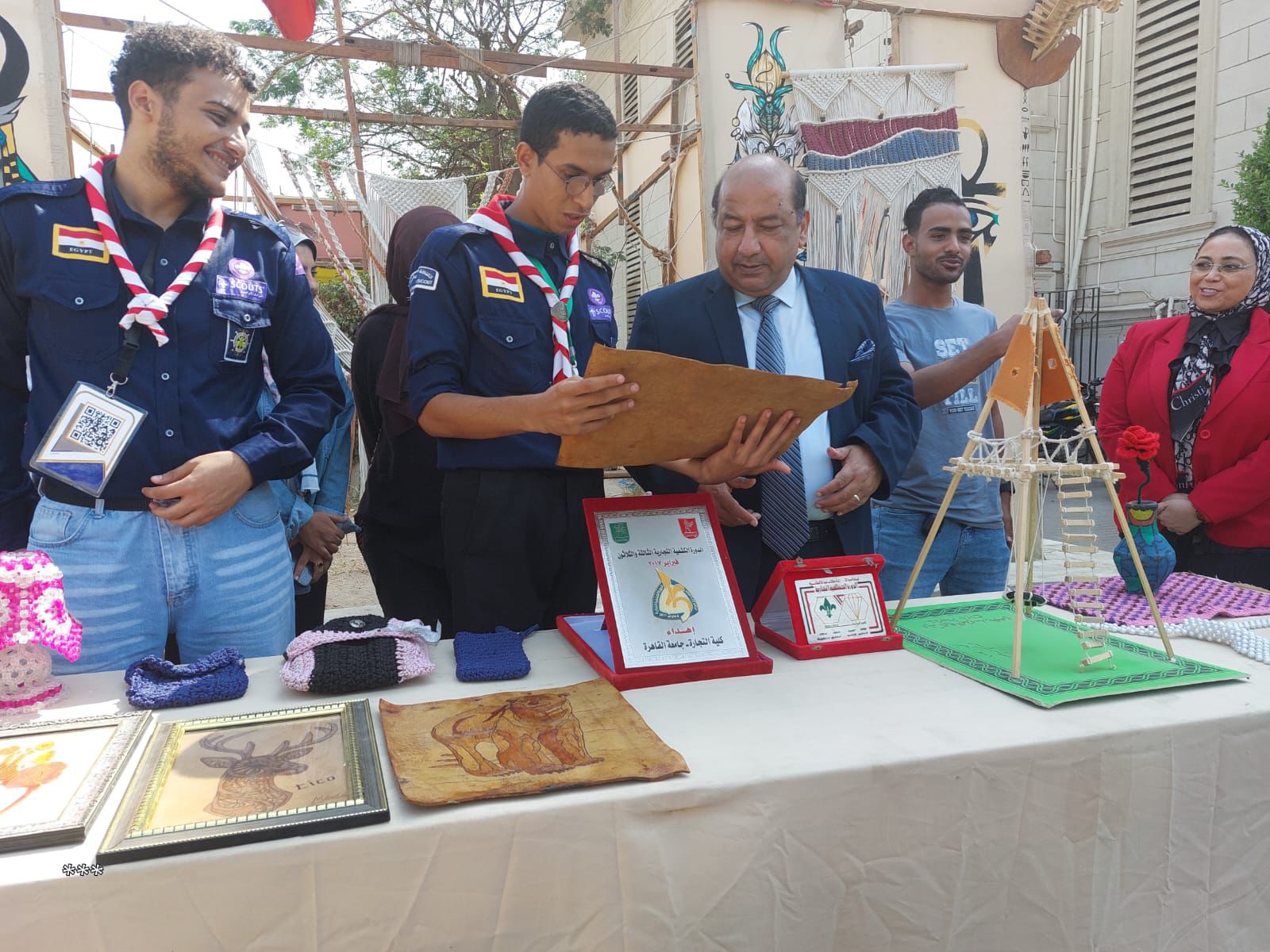 كليات جامعة القاهرة تواصل أنشطتها الثقافية والرياضية