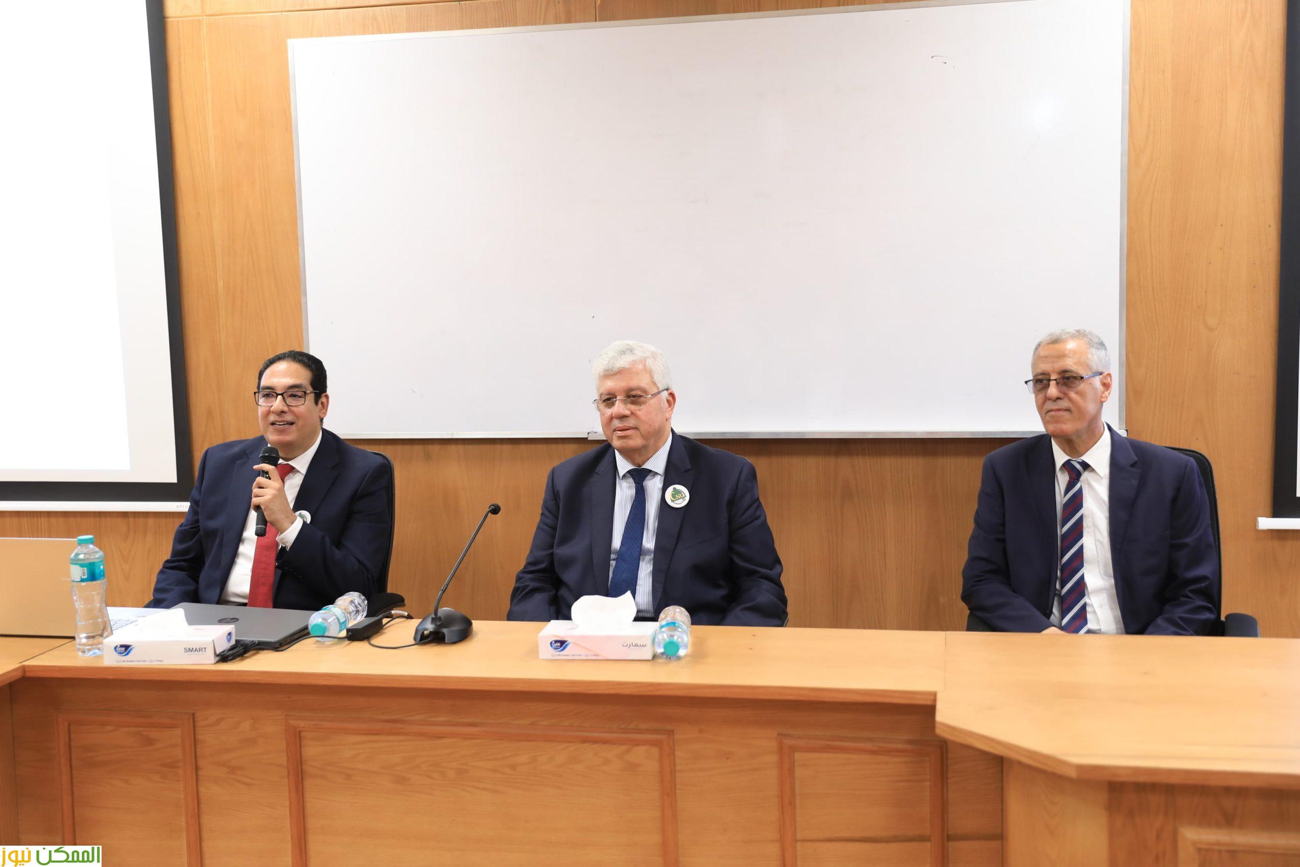 عاشور يبدأ العام الجامعي بتفقد جامعة القاهرة الأهلية ويطمئن على انتظام الدراسة بها