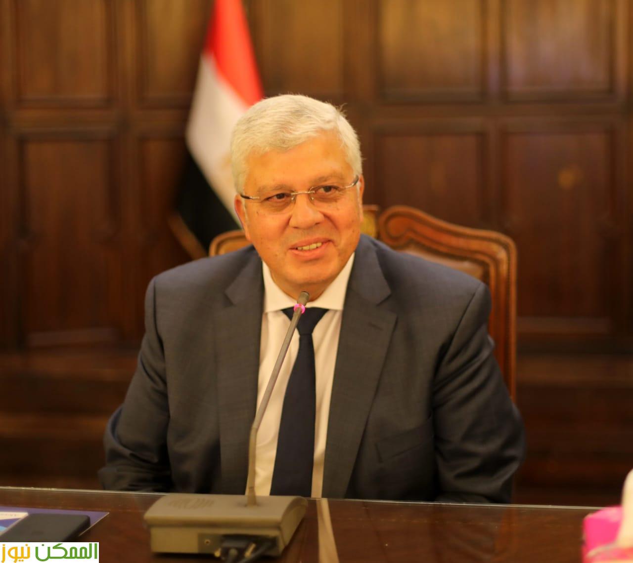 د ايمن عاشور وزير التعليم العالي والبحث العلمي 