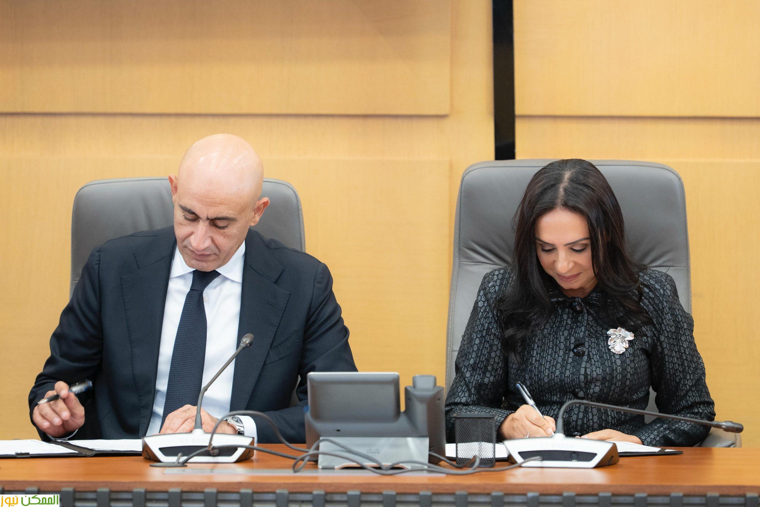 الوزيران يوقعان بروتوكول المدرستين 