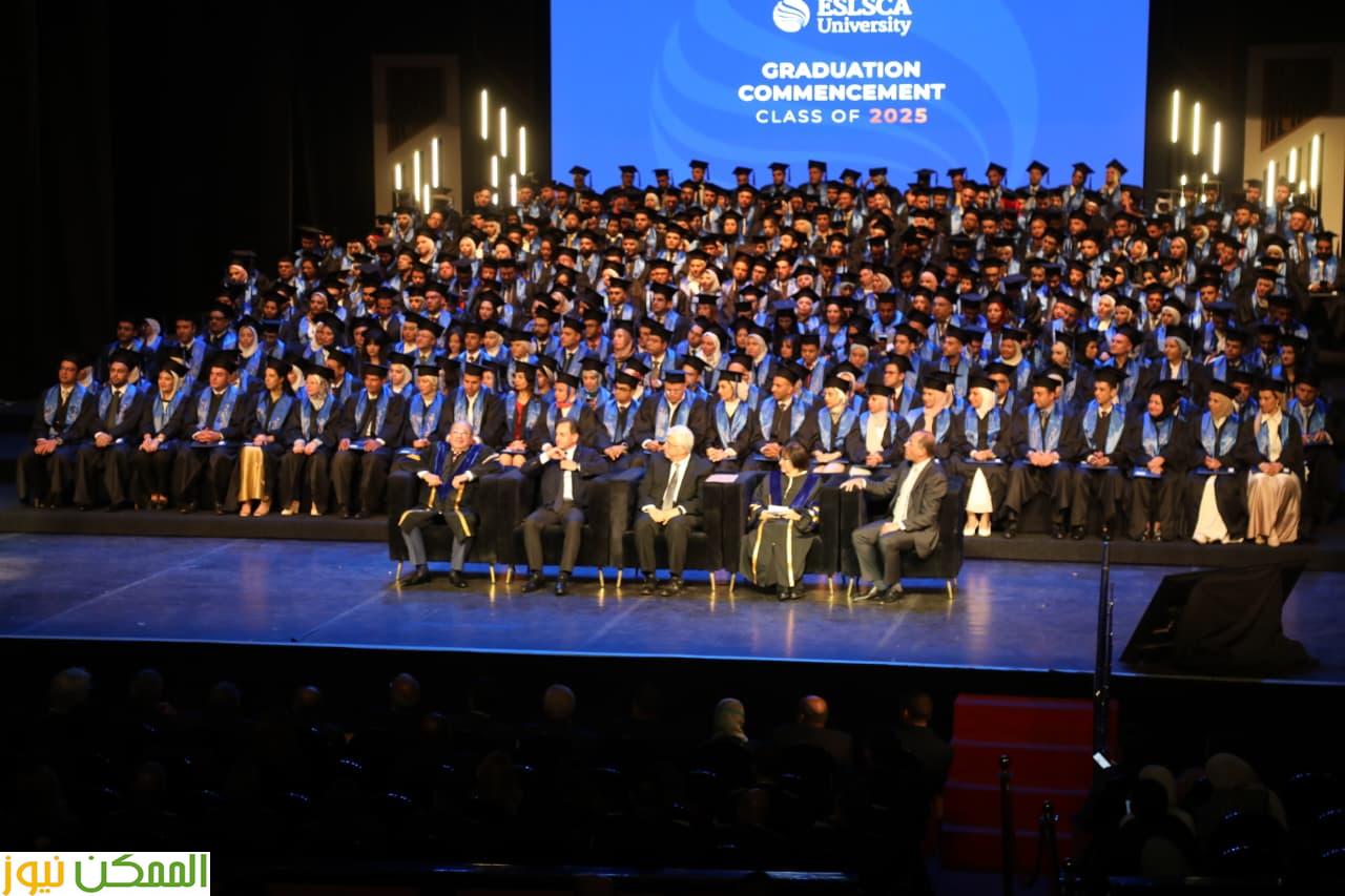 تخريج دفعة جديدة من جامعة أسلسكا بحضور وزيرى التعليم والمالية 7 almomken.com e54e0785