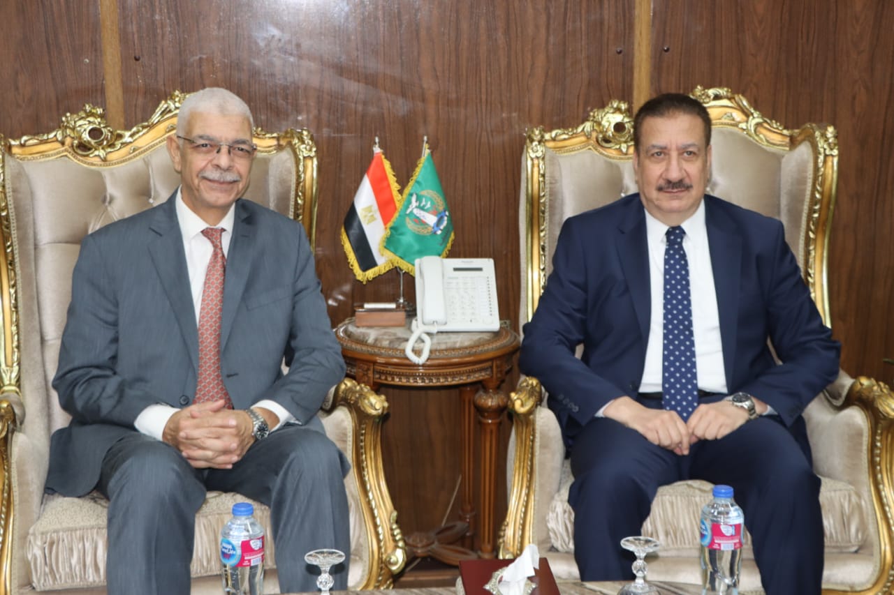 محافظ المنوفية ورئيس جامعة المنوفية يلتقيان 155 حالة من الأسر الأولى بالرعاية