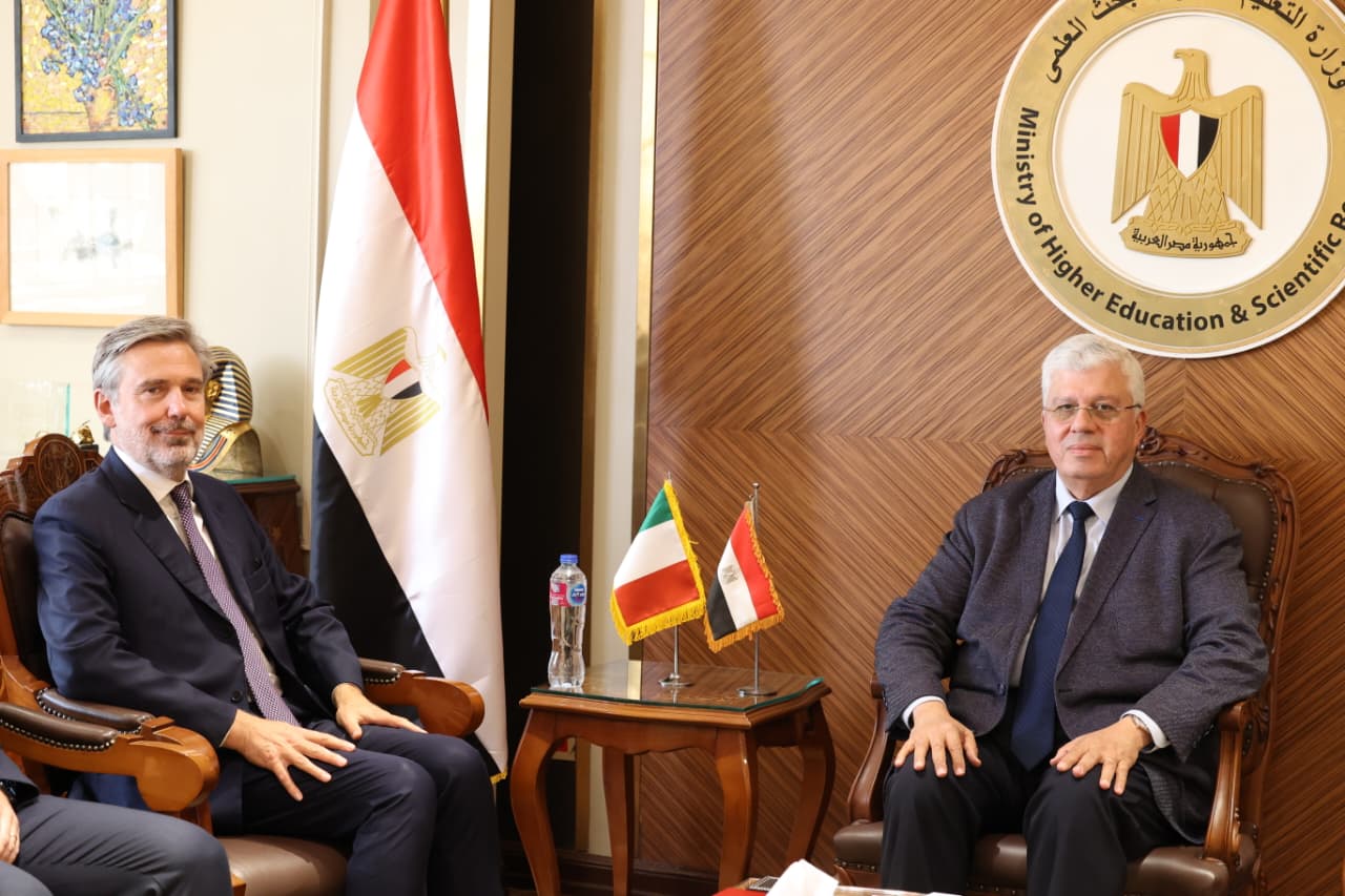 وزير التعليم العالي يستقبل السفير الإيطالي بالقاهر