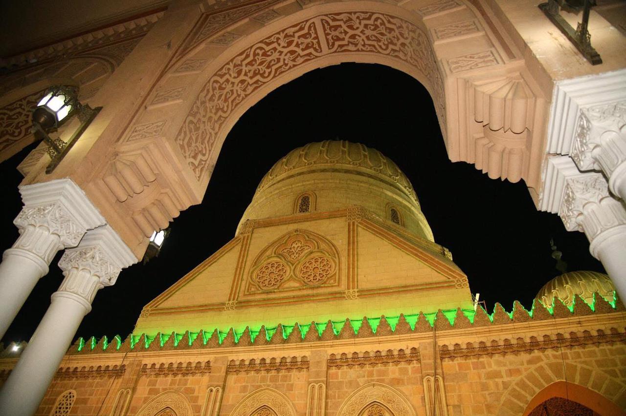 مسجد السيد البدوي.. منارة الإيمان في عروس الدلتا ومقصد الزائرين من أنحاء العالم الإسلامي 5 مسجد السيد البدوي.. منارة الإيمان في عروس الدلتا ومقصد الزائرين من أنحاء العالم الإسلامي