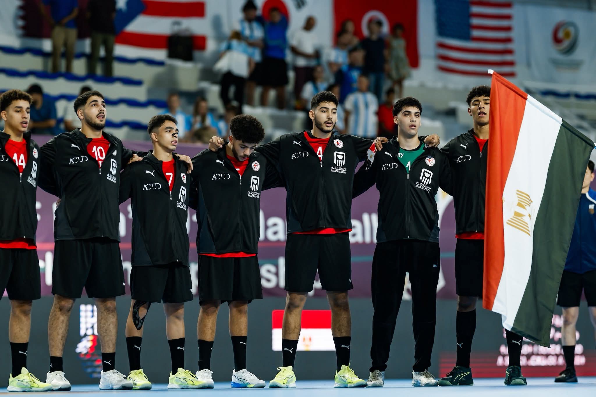 وزير الرياضة يهنئ منتخب اليد بالفوز على البرازيل