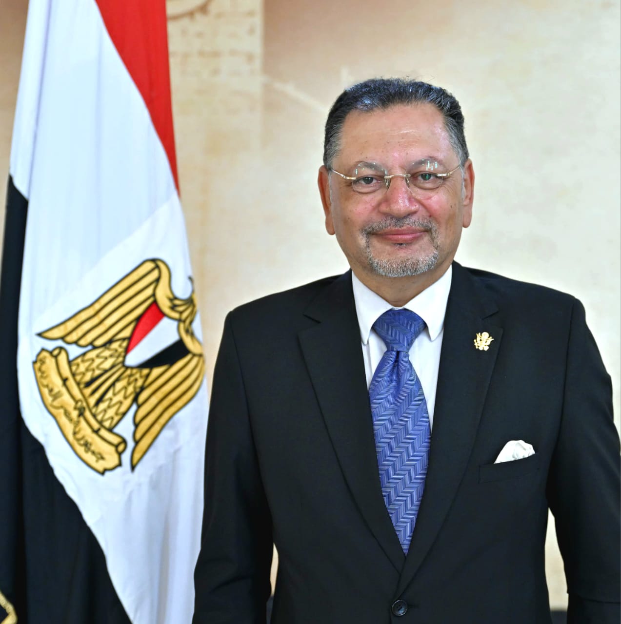 الدكتور محمد رفعت السركي نائباً لرئيس جامعة القاهرة لشئون خدمة المجتمع وتنمية البيئة. 2 الدكتور محمد رفعت السركي