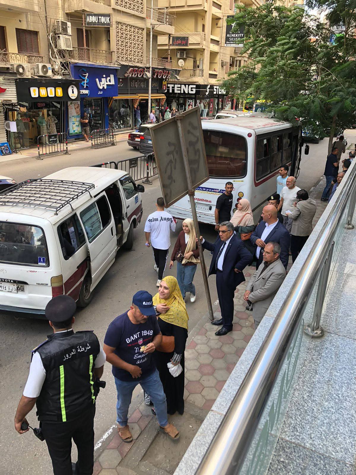 شوارع غرب المنصورة فى  جولات مرزوق لمتابعة النظافة والسرفيس