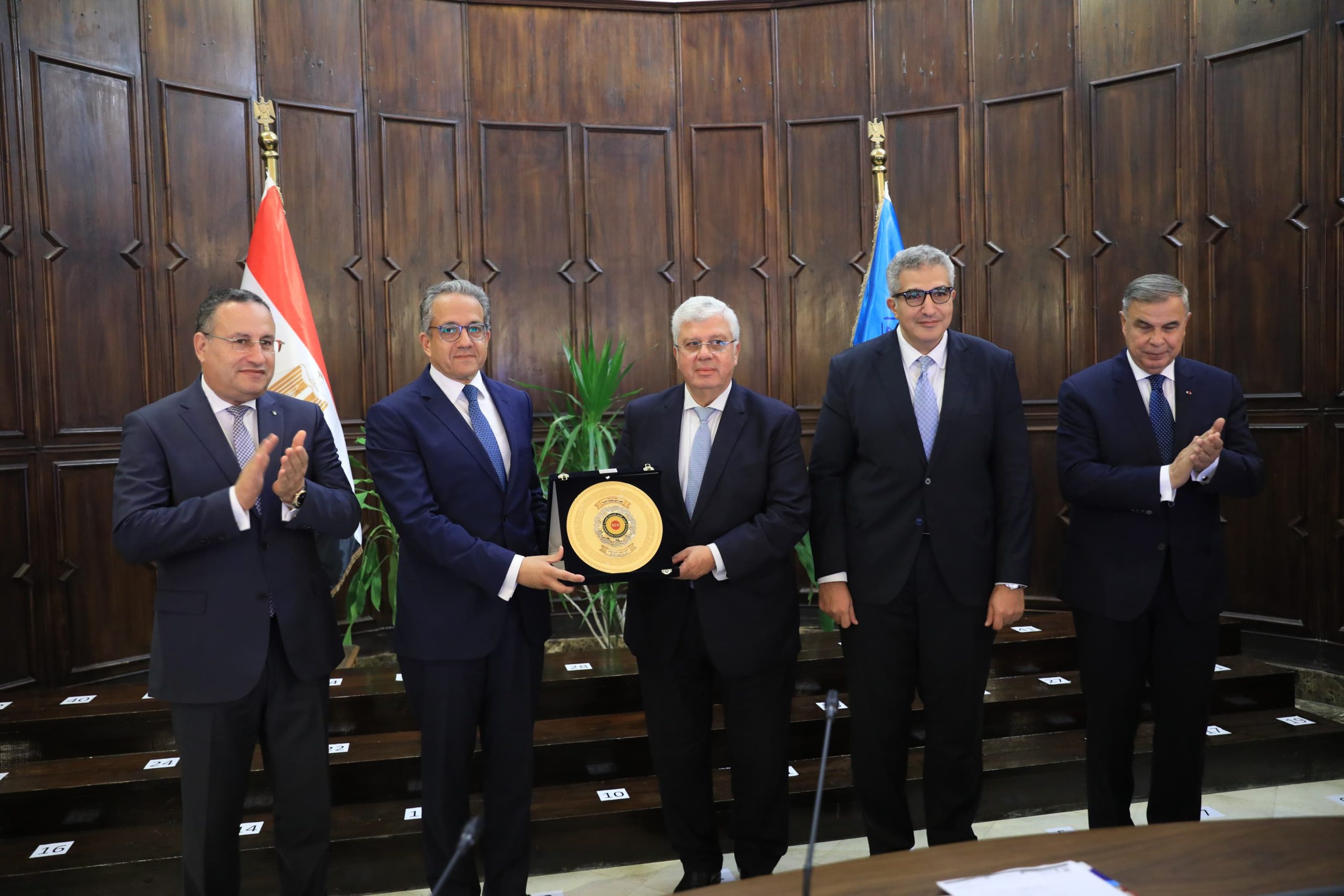 الدكتور خالد عنان 